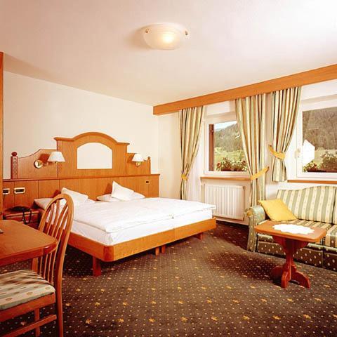 סלבה די ואל גרדנה Hotel Scoiattolo חדר תמונה