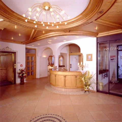 סלבה די ואל גרדנה Hotel Scoiattolo מראה חיצוני תמונה