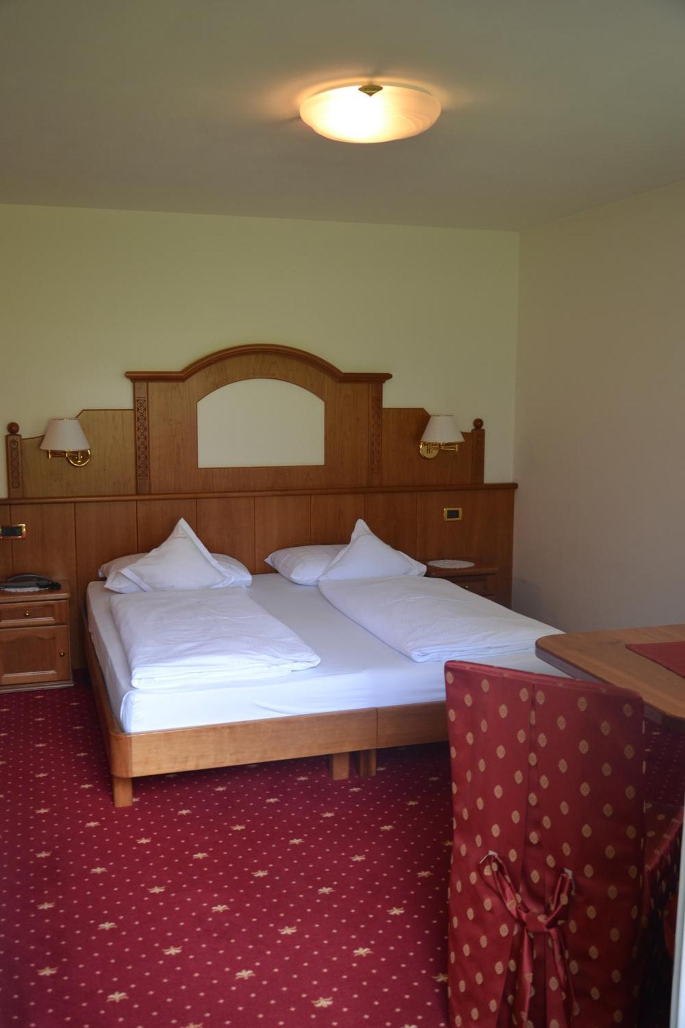 סלבה די ואל גרדנה Hotel Scoiattolo מראה חיצוני תמונה
