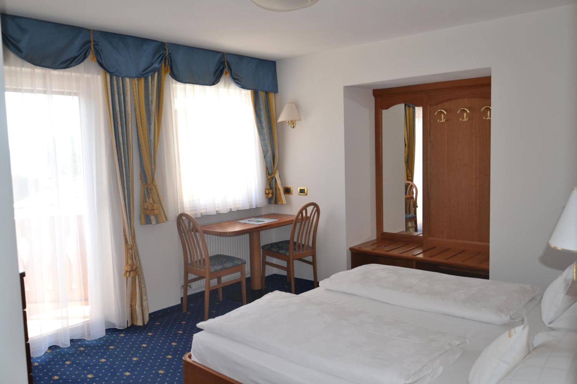 סלבה די ואל גרדנה Hotel Scoiattolo מראה חיצוני תמונה