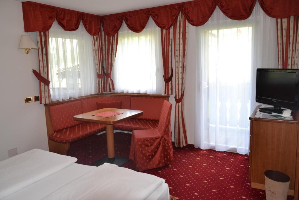 סלבה די ואל גרדנה Hotel Scoiattolo מראה חיצוני תמונה